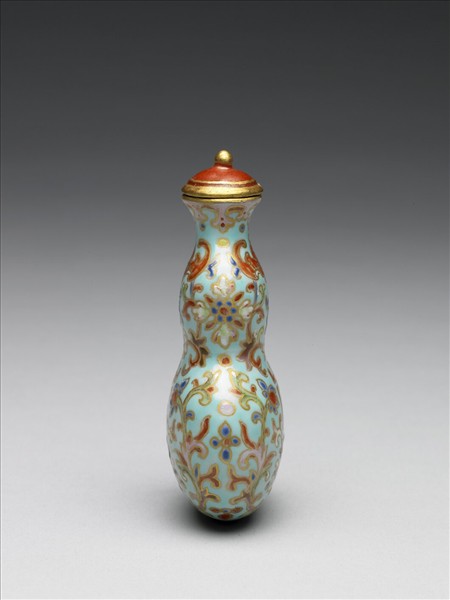 粉彩湖綠地纏枝花卉紋葫蘆式鼻煙壺