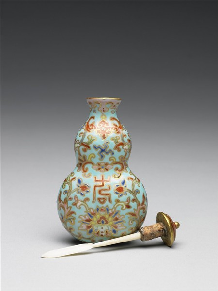 粉彩湖綠地纏枝花卉紋葫蘆式鼻煙壺