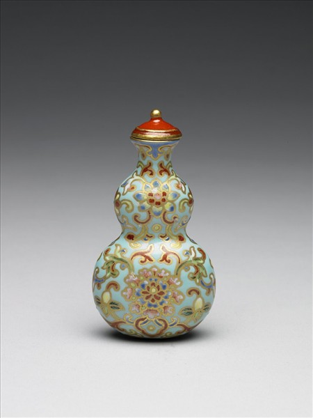粉彩湖綠地纏枝花卉紋葫蘆式鼻煙壺