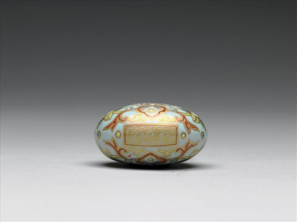 粉彩湖綠地纏枝花卉紋葫蘆式鼻煙壺