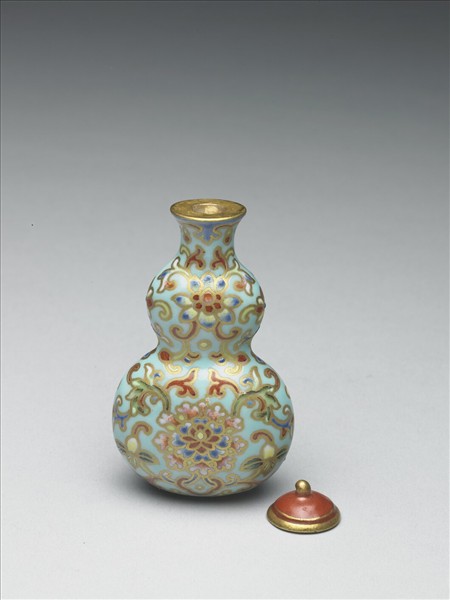 粉彩湖綠地纏枝花卉紋葫蘆式鼻煙壺