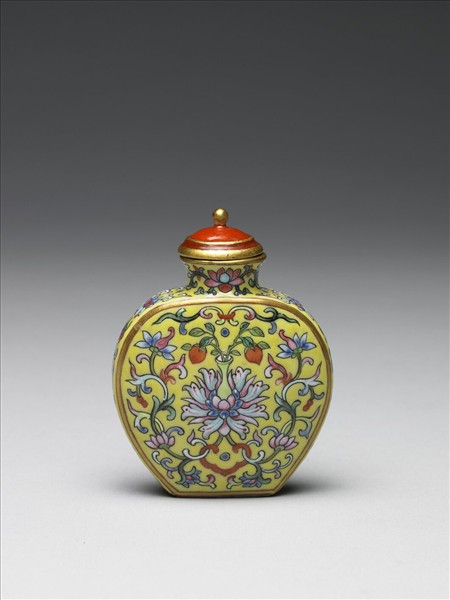 粉彩黃地纏枝花卉紋鼻煙壺