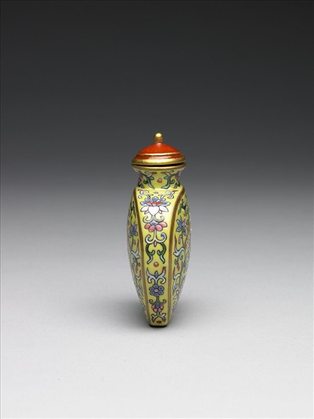 粉彩黃地纏枝花卉紋鼻煙壺