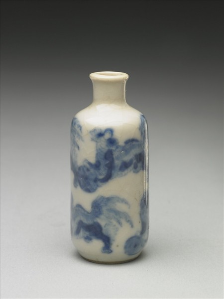 青花瓷獅子滾繡球紋鼻煙壺