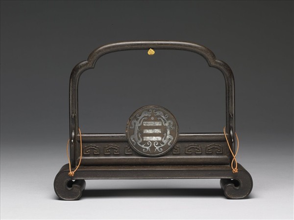 乾卦龍紋几形木架