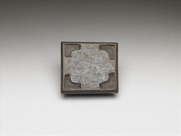 嵌銀番蓮紋木座