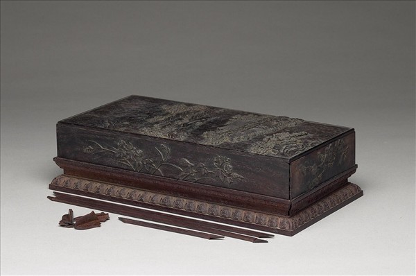 紫檀山水紋木盒