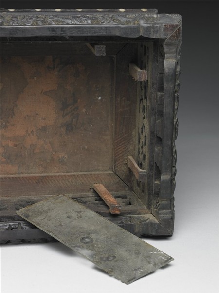 鏤雕須彌座式木座