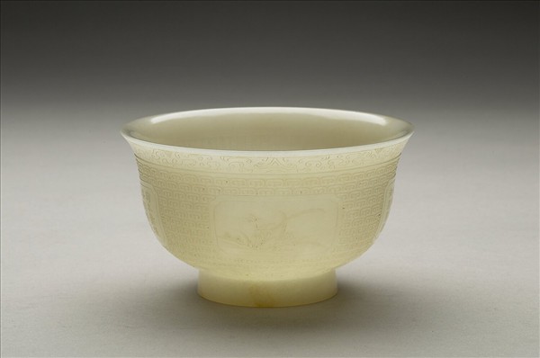 御製四季花卉詩玉杯