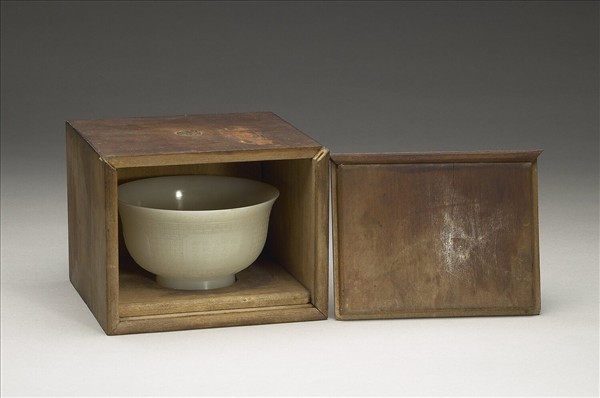 御製四季花卉詩玉杯