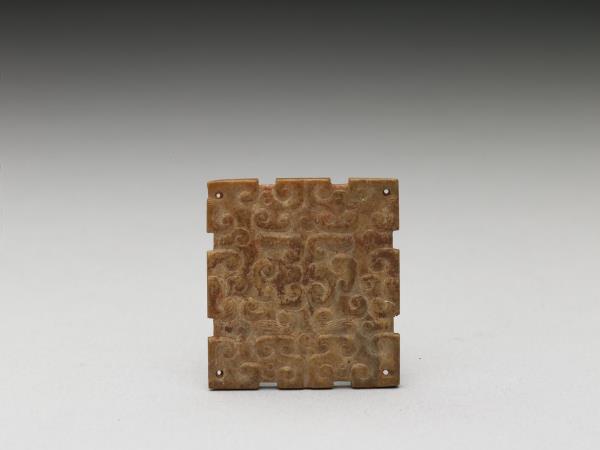 玉龍紋飾片