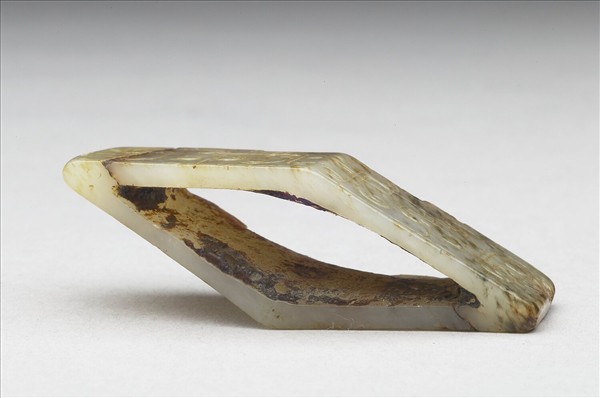 玉動物面紋劍鐔