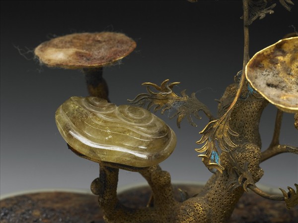 玉海棠式鍍金靈芝盆景