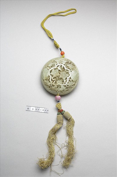 玉鏤雕水仙香盒