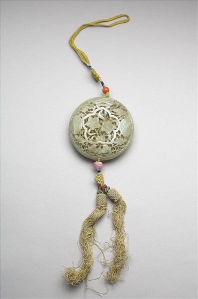 玉鏤雕水仙香盒