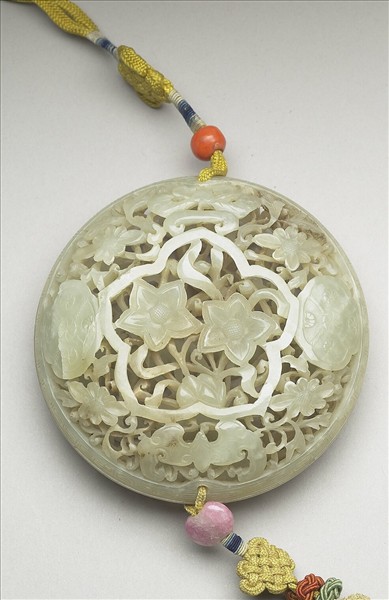 玉鏤雕水仙香盒