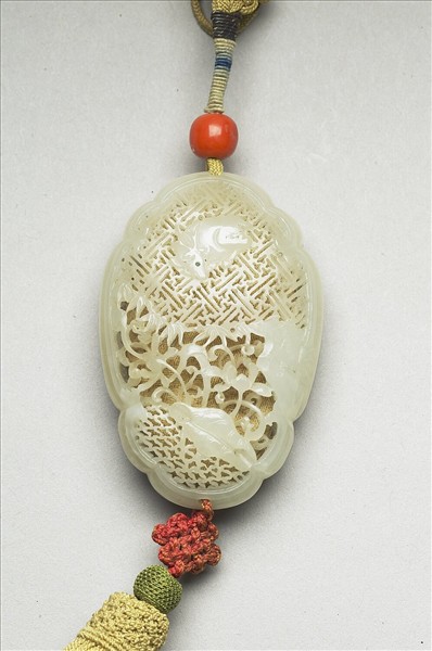 玉鏤雕耄耋圖香盒