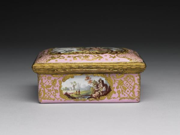 銅胎畫琺瑯鼻煙盒