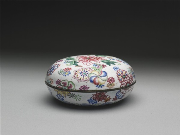 銅胎畫琺瑯花卉盒