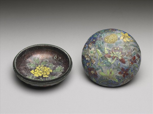 銅胎畫琺瑯花卉盒