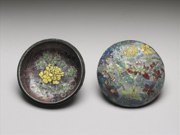 銅胎畫琺瑯花卉盒