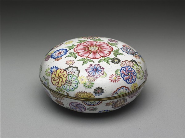 銅胎畫琺瑯花卉紋盒