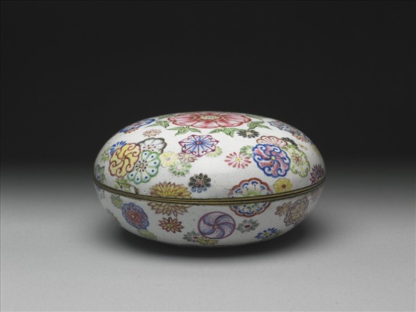 銅胎畫琺瑯花卉紋盒