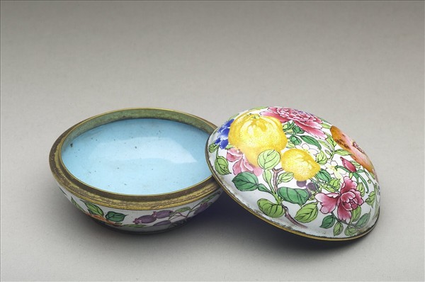 銅胎畫琺瑯花果盒