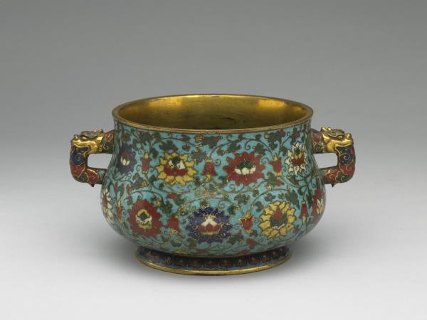 掐絲琺瑯番蓮紋龍耳爐