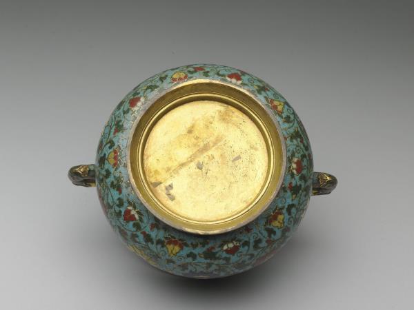 掐絲琺瑯番蓮紋龍耳爐