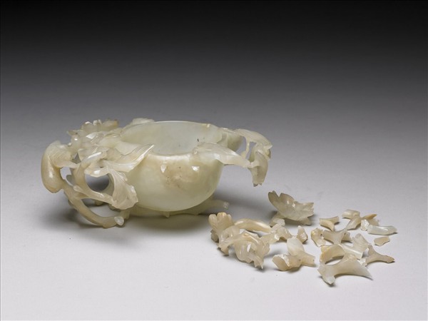 玉鳥紋連枝桃式洗