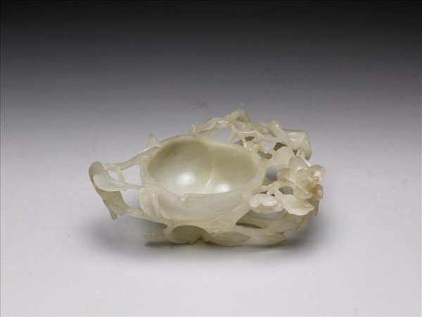 玉鳥紋連枝桃式洗