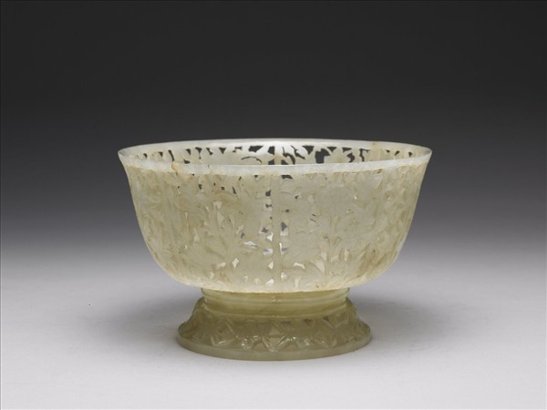 玉鏤空花圓碗