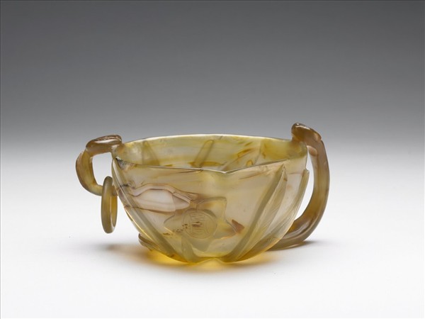 瑪瑙桃式單耳活環杯