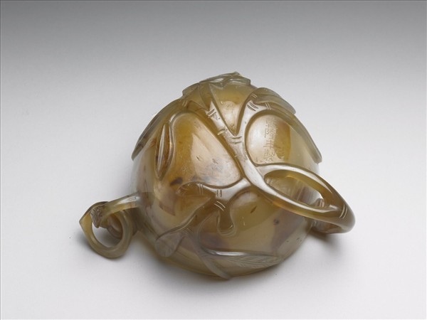 瑪瑙桃式單耳活環杯