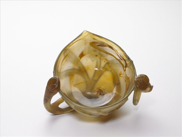 瑪瑙桃式單耳活環杯