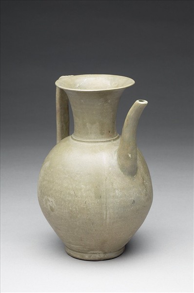 越窯 青瓷四稜執壺