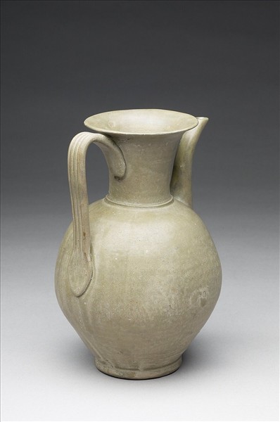 越窯 青瓷四稜執壺