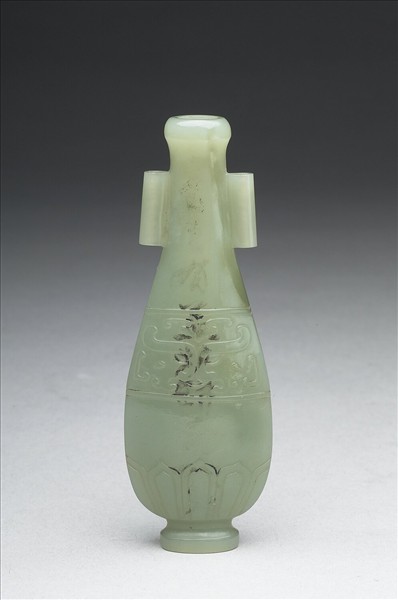 玉獸面紋貫耳瓶