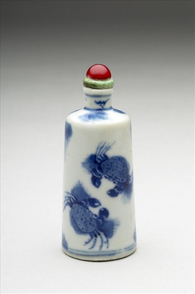 青花螃蟹紋鼻煙壺