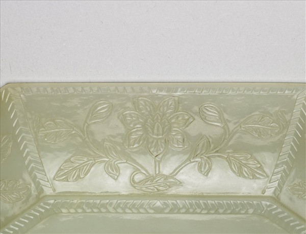 玉八角形雕花盤