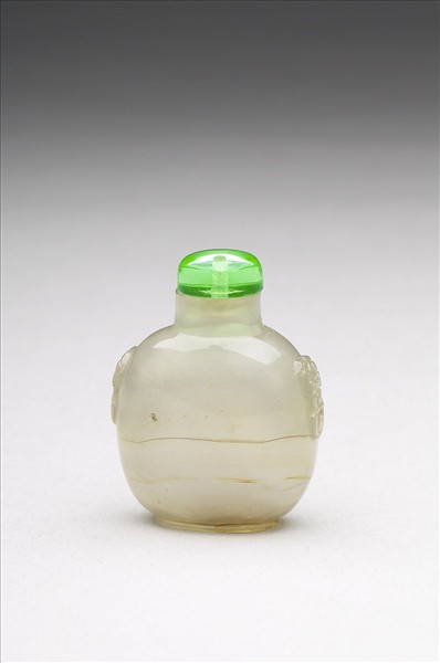 縞瑪瑙獸首銜環鼻煙壺