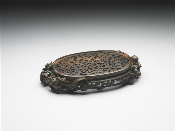 嵌銀絲鏤空雕花木座