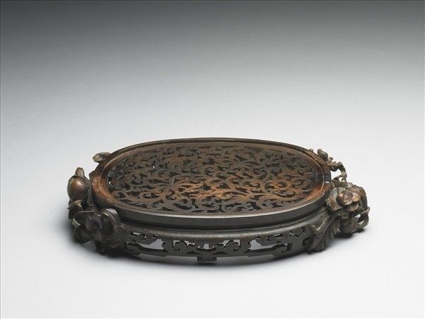 嵌銀絲鏤空雕花木座