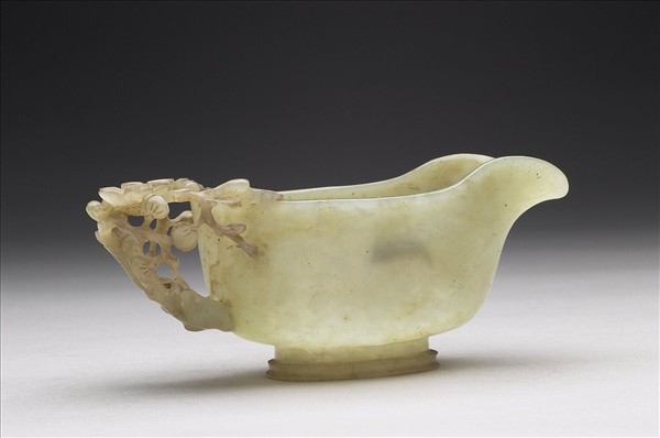 玉匜形梅花把杯