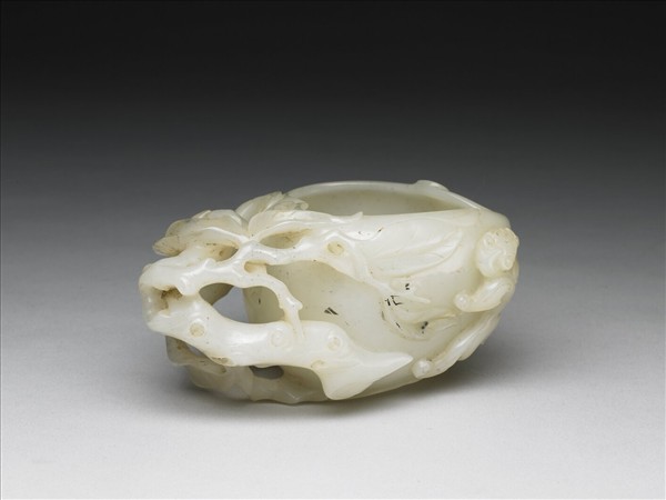 玉螭虎連枝桃式洗