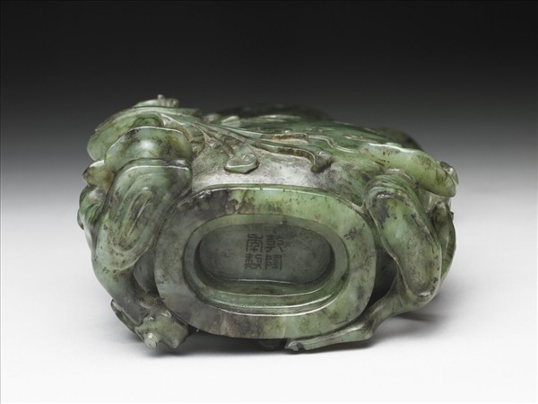 玉鳳鳥銜芝紋壺