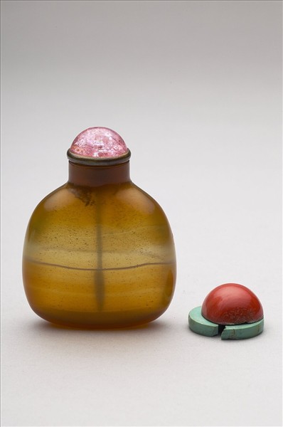 天然玉帶紋瑪瑙鼻煙壺