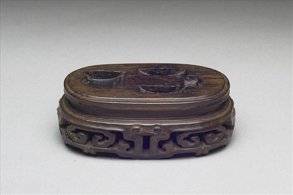 黑檀雕花鏤空木座