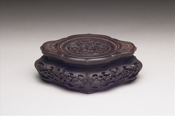 紫檀木鏤空花卉紋木座